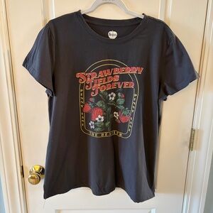 The Beatles Strawberry Fields Graphic Tee Size XL